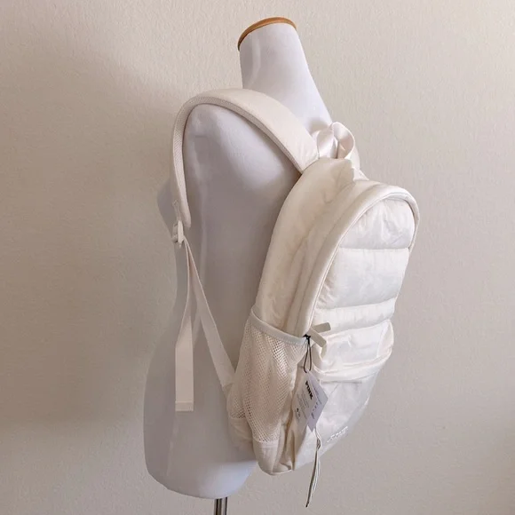 Victoria’s Secret Pink Quilted Puffer Backpack in White Shell - Picture 2 of 10